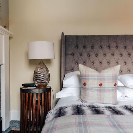 Luxury Inverness Central Apartment Private Parking Exteriör bild